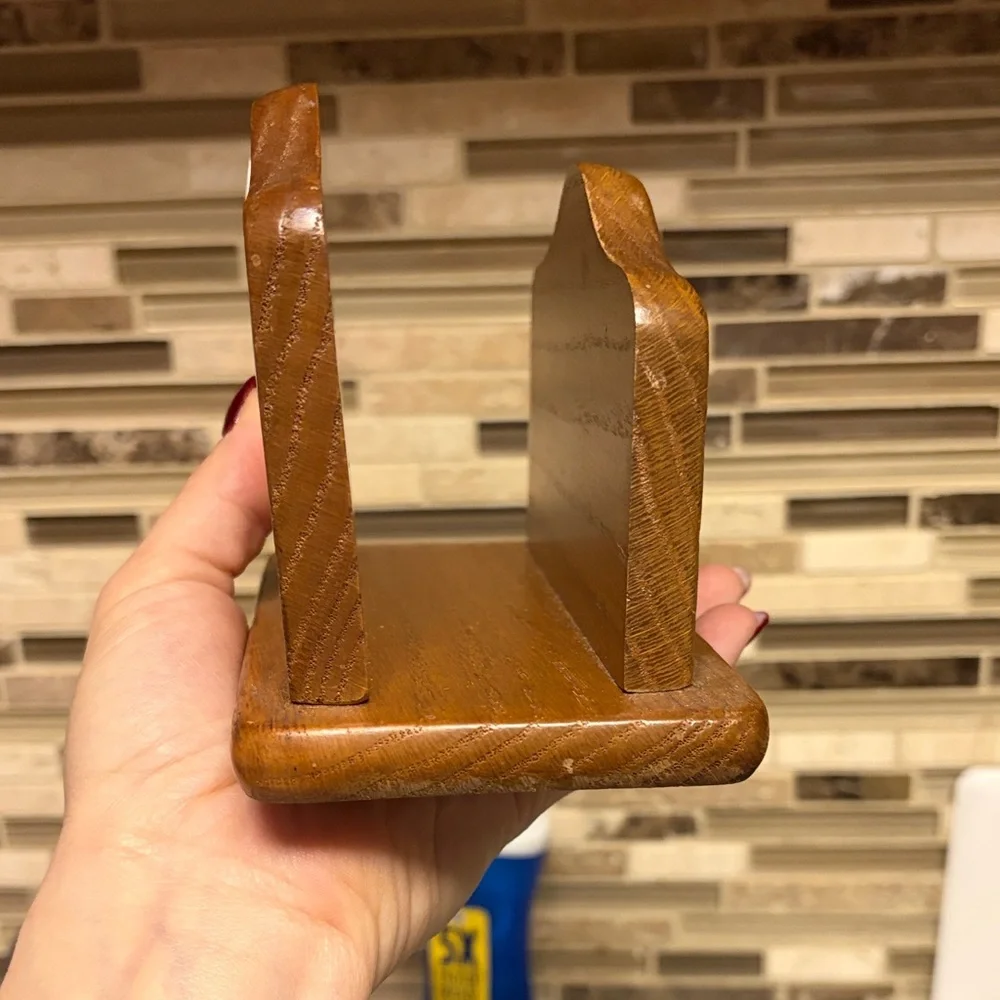The Cooks Bazaar Vintage Oak Wood Napkin Holder with Floral Design Tile - Picture 5 of 8